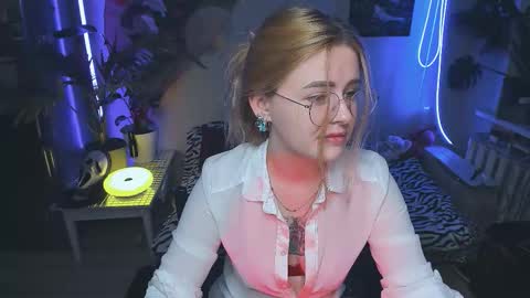 Snapshot of alexa_pirs chatting on November 2025 02:52:02 PM alexa_pirs online show from November 2025 02:52:02 PM