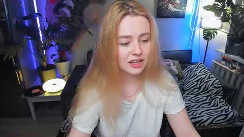 Snapshot of alexa_pirs chatting on December 2025 09:23:02 PM alexa_pirs online show from December 2025 09:23:02 PM