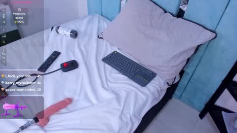 Snapshot of alexaa_small chatting on December 2024 03:43:02 PM alexaa_small online show from December 2024 03:43:02 PM