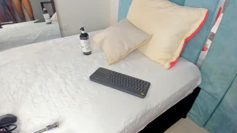 Snapshot of alexaa_small chatting on March 2025 11:42:02 AM alexaa_small online show from March 2025 11:42:02 AM