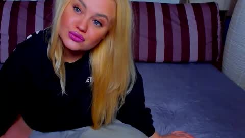 AlexaLaVibes online show from April 2026 04:56:01 AM