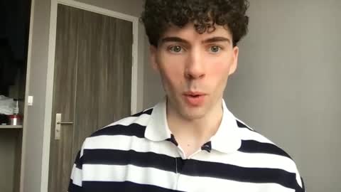 Snapshot of alexander0_ chatting on February 2026 08:02:01 AM Alexander online show from February 2026 08:02:01 AM