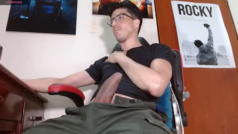 Snapshot of alexander_dimitri chatting on December 2024 04:38:02 AM Benji Alex online show from December 2024 04:38:02 AM