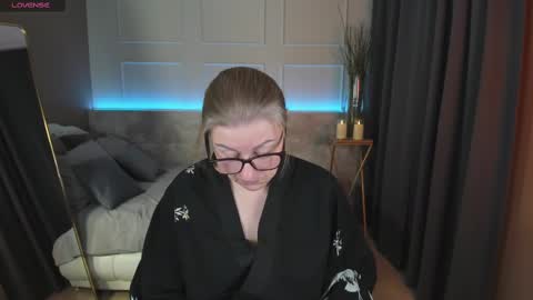 Alexandra online show from March 2025 08:53:01 PM