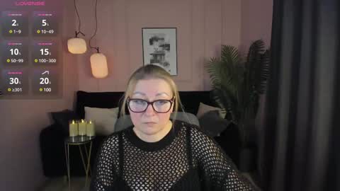 Alexandra online show from March 2025 09:26:01 PM