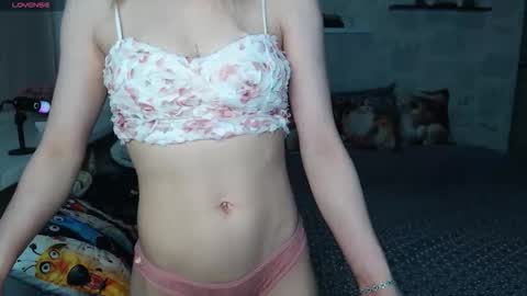 Snapshot of alexandraermes chatting on May 2026 09:34:02 PM AlexandraErmes online show from May 2026 09:34:02 PM