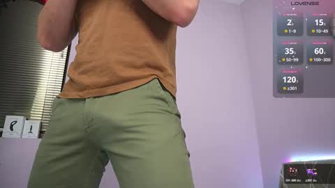 Snapshot of alexandrblatenn chatting on December 2025 04:51:02 AM alexandrblatenn online show from December 2025 04:51:02 AM