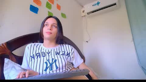 Snapshot of alexandre_chuad chatting on July 2026 03:37:02 PM Alexa online show from July 2026 03:37:02 PM