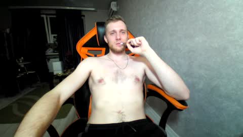 Snapshot of alexfox2018 chatting on December 2024 03:20:02 PM Alex online show from December 2024 03:20:02 PM