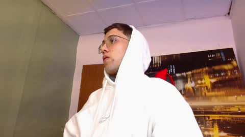 alexgiraldo__ online show from April 2026 12:15:02 PM