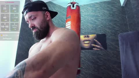 Snapshot of alexhunk09 chatting on December 2024 01:51:02 AM alexmusclegod online show from December 2024 01:51:02 AM