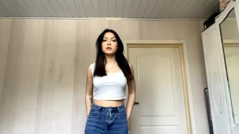 Emila online show from April 2026 10:32:02 AM