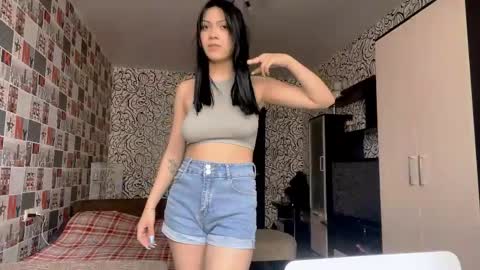 Emila online show from April 2026 12:22:01 PM