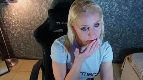 Snapshot of alexiawonder chatting on August 2026 04:56:02 PM Alexia online show from August 2026 04:56:02 PM