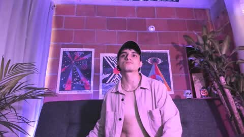 Snapshot of alexijacobs chatting on October 2025 08:59:01 PM Alexi Jacobs online show from October 2025 08:59:01 PM