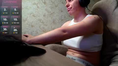 Snapshot of alexis_gordon chatting on June 2026 01:28:02 AM Alexis online show from June 2026 01:28:02 AM