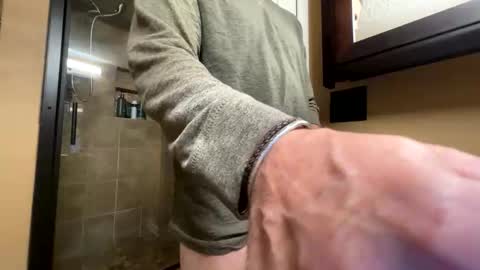 Snapshot of alexjamess100 chatting on November 2025 02:12:01 AM Alex online show from November 2025 02:12:01 AM