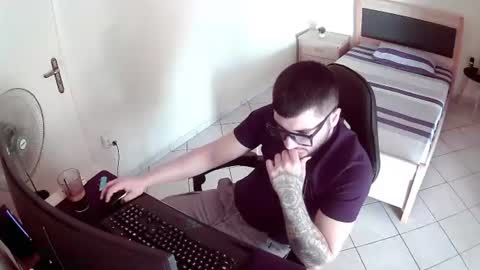 alexthepro00 online show from June 2026 01:04:02 PM