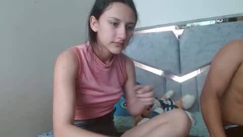 alex y luisa online show from October 2025 03:35:02 PM