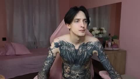 Snapshot of alexxone_ chatting on October 2025 12:19:02 PM Alex online show from October 2025 12:19:02 PM