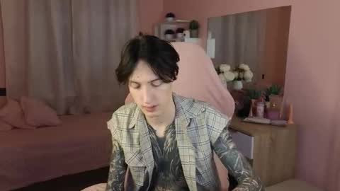 Snapshot of alexxone_ chatting on October 2025 12:17:02 PM Alex online show from October 2025 12:17:02 PM