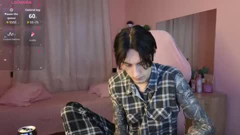 Snapshot of alexxone_ chatting on November 2025 12:16:01 PM Alex online show from November 2025 12:16:01 PM