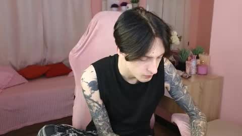 Snapshot of alexxone_ chatting on November 2025 12:04:01 PM Alex online show from November 2025 12:04:01 PM