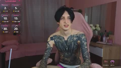 Snapshot of alexxone_ chatting on November 2025 12:18:01 PM Alex online show from November 2025 12:18:01 PM