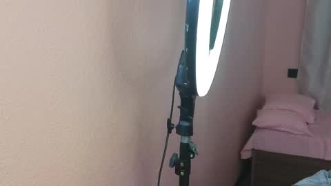 Snapshot of alexxone_ chatting on December 2025 12:47:02 PM Alex online show from December 2025 12:47:02 PM