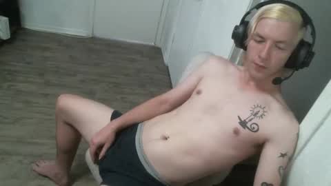 Snapshot of alexxxmic chatting on October 2025 03:57:02 PM Alexxxmic online show from October 2025 03:57:02 PM