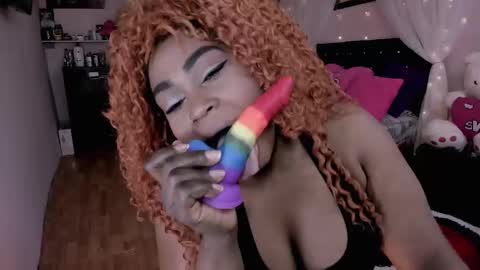 Snapshot of aliana_ross chatting on January 2025 04:17:01 AM aliana_ross online show from January 2025 04:17:01 AM