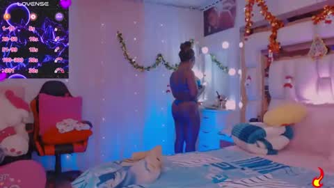 Snapshot of aliana_ross chatting on December 2025 07:01:02 AM aliana_ross online show from December 2025 07:01:02 AM