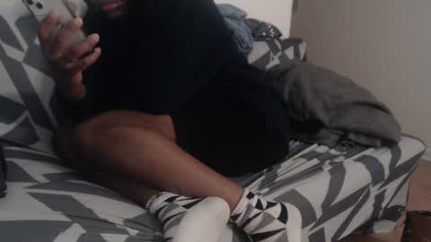 Snapshot of aliasallday chatting on January 2025 01:47:01 AM Alias online show from January 2025 01:47:01 AM