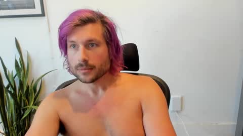 Snapshot of alibastersword chatting on January 2025 10:57:02 PM Luke online show from January 2025 10:57:02 PM