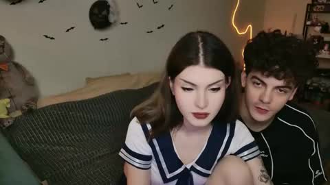 Snapshot of alice118james chatting on October 2025 07:14:02 PM alice and james online show from October 2025 07:14:02 PM