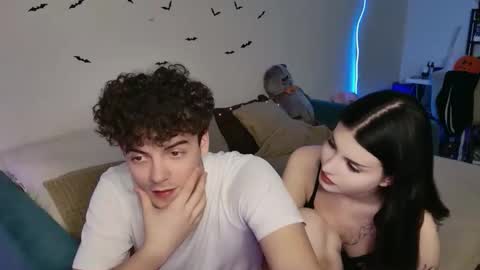 Snapshot of alice118james chatting on October 2025 12:03:01 AM alice and james online show from October 2025 12:03:01 AM