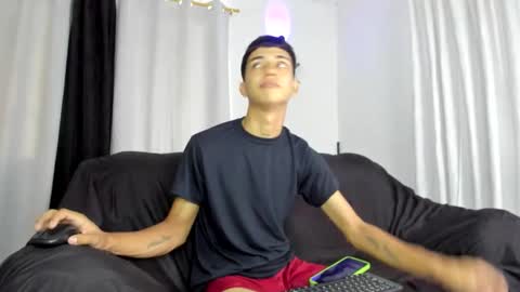 Snapshot of alice2liam chatting on October 2025 08:40:02 PM Alice and Liam online show from October 2025 08:40:02 PM