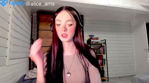 Alice Aris online show from February 2026 03:22:01 PM