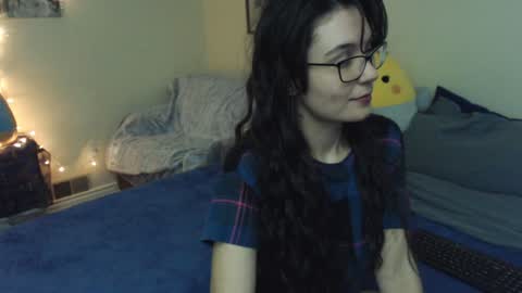 Snapshot of alice_asks chatting on December 2024 06:04:01 AM Alice Asks online show from December 2024 06:04:01 AM