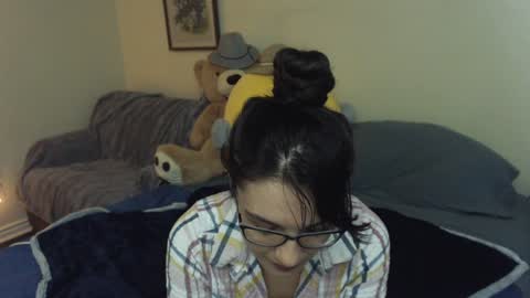 Snapshot of alice_asks chatting on December 2024 04:53:01 AM Alice Asks online show from December 2024 04:53:01 AM