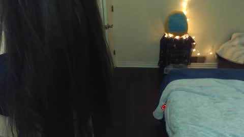 Snapshot of alice_asks chatting on February 2025 05:52:02 AM Alice Asks online show from February 2025 05:52:02 AM