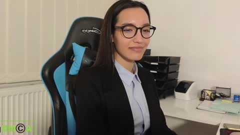 Snapshot of alice_bane chatting on February 2025 08:00:01 PM A R Y A  T I A online show from February 2025 08:00:01 PM