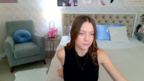 Snapshot of alice_charmy chatting on February 2025 05:07:02 AM Alice in Wonderland online show from February 2025 05:07:02 AM