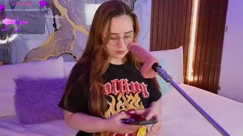 Snapshot of alice_cute77 chatting on July 2026 03:44:01 AM Mey online show from July 2026 03:44:01 AM