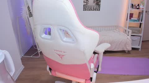 Snapshot of alice_forfun chatting on January 2025 06:42:01 AM Alichery online show from January 2025 06:42:01 AM