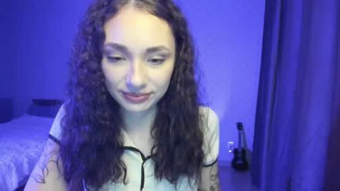 Snapshot of alice_love_888 chatting on December 2025 11:52:02 AM Alice online show from December 2025 11:52:02 AM