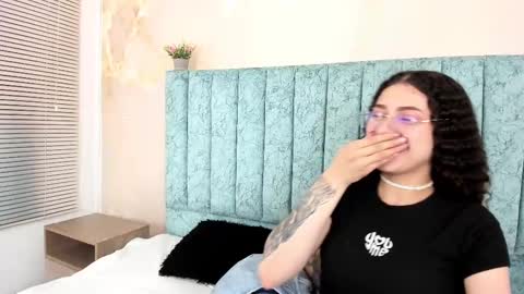 alice and amber online show from February 2025 10:04:01 AM