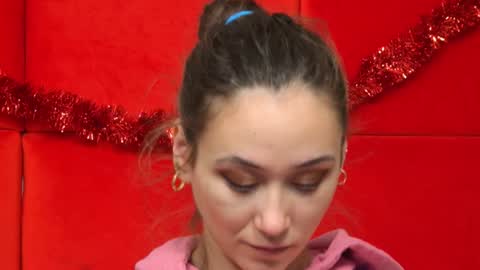 Snapshot of alice_munro chatting on January 2025 09:41:02 PM AliceMunro online show from January 2025 09:41:02 PM