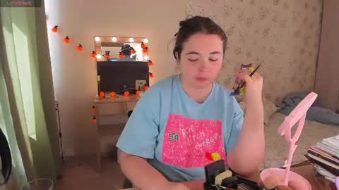 Snapshot of alice_next_door_ chatting on July 2026 10:41:01 AM Alice online show from July 2026 10:41:01 AM