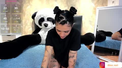 Snapshot of alice_rose5 chatting on October 2025 03:47:01 AM Alice online show from October 2025 03:47:01 AM